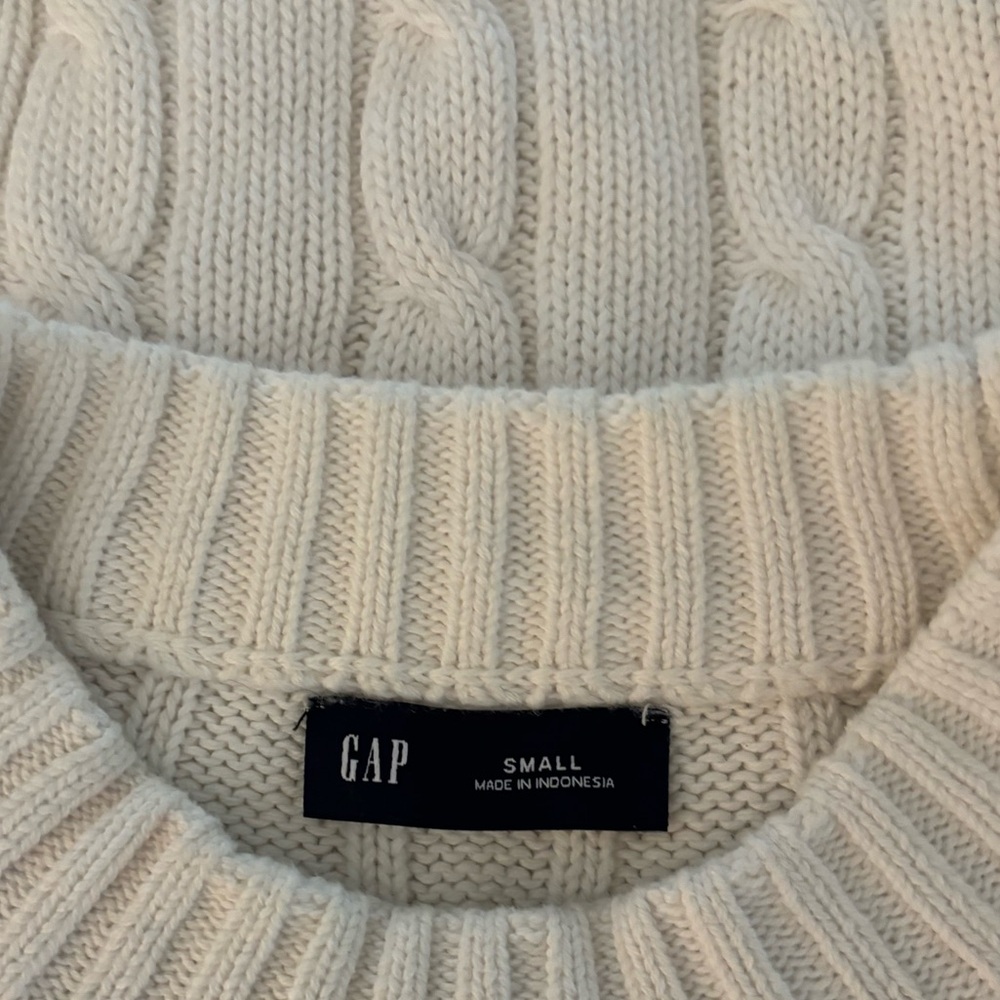 Gap Ivory Cable Knit Pullover - image 3